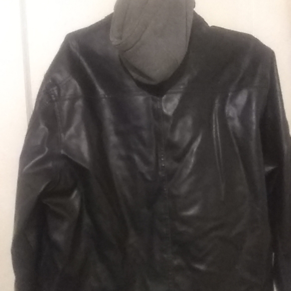 Black leather coat with hoodie - Picture 4 of 4
